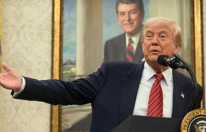 Trump calls on India and Pakistan to “stop” hostilities