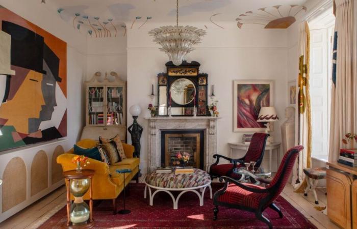 In Dublin, an original house from the 1790s with sea views