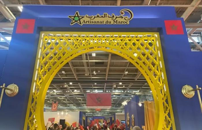 Large crowds at the Pavilion of the Kingdom of Morocco at the Paris Fair