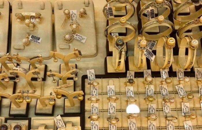 The price of national gold has decreased slightly, the world price of gold approached 3,400 USD