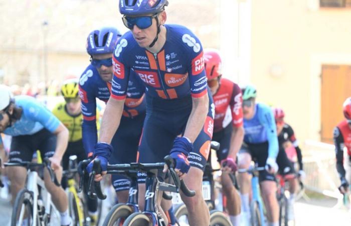 The Picnic Postnl team unveils its team with Romain Bardet for its last Tour of Italy