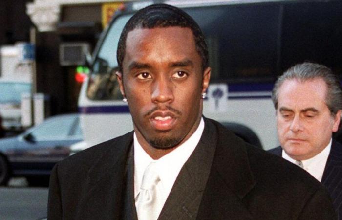 Unrecognizable, P. Diddy appears weakened, beard and graying hair, according to the drawings of the trial