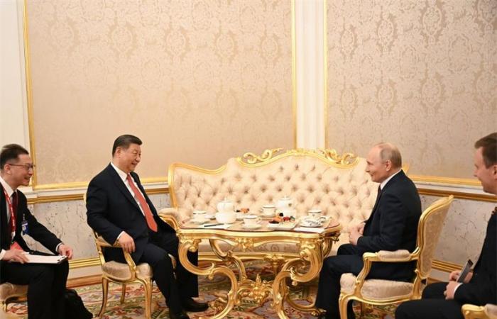 Xi Jinping urges China and Russia to maintain their strategic resolution and coordination