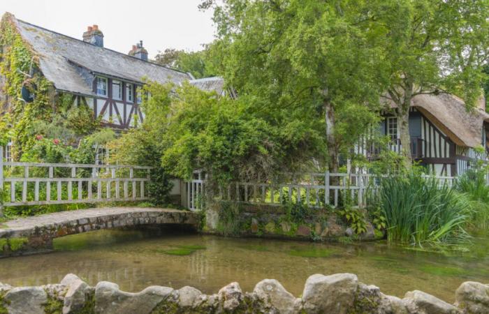 The smallest river in France is admitted to one of the most beautiful villages in Normandy