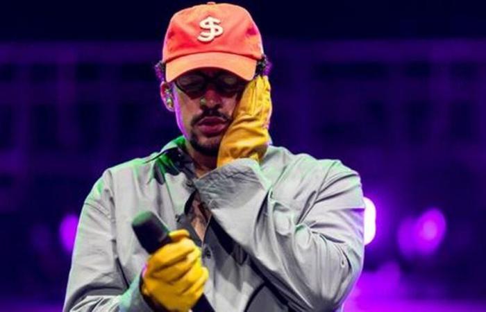 Bad Bunny Returns to Mexico with I had to throw more photos Tour