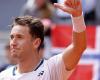 Ruud dismisses Medvedev in Madrid