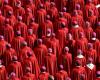 Secret negotiations, media excitement and irruption of Donald Trump: the conclave is preparing for the Vatican to elect the new pope