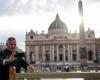The Vatican cuts the telephone signal during the conclave