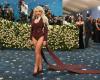 Body thong and platform shoes, it raises the temperature at the Met Gala 2025