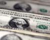 The US dollar fell on Tuesday morning before the publication of commercial data, the redbook and the consumer confidence index