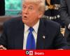 On board Air Force One, Donald Trump is once again attacking the press: “The Wall Street Journal is a rotten newspaper”