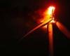 A spectacular fire hits a wind turbine in Picardy