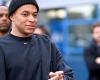 Kylian Mbappé with a celebrity: he swings everything!