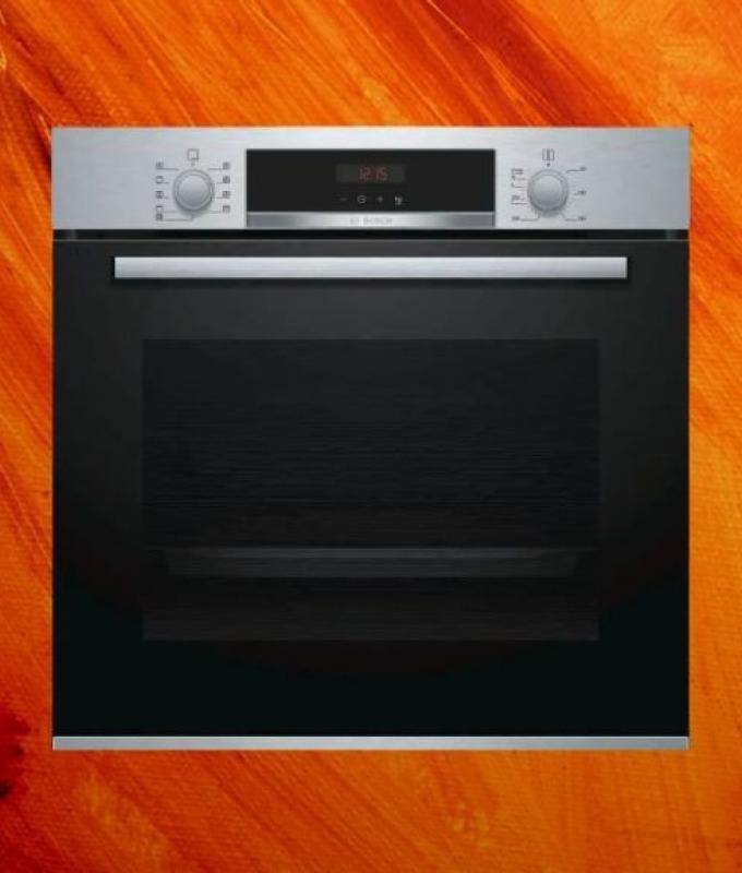Cook like a chef with this pyrolysis oven at a really great price