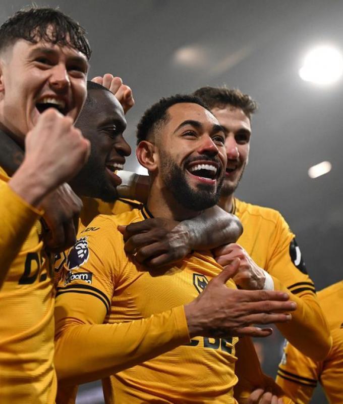 Wolverhampton-Manchester United 2-0: Amorim increasingly in crisis, now 14th. Bruno Fernandes sent off