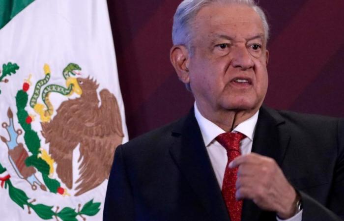 Scandal in Mexico: a chicken sacrificed to the rain god in the Senate