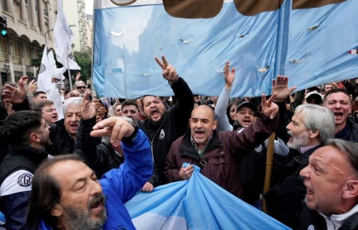 In Argentina, violent repression of demonstrations against the “Omnibus law”