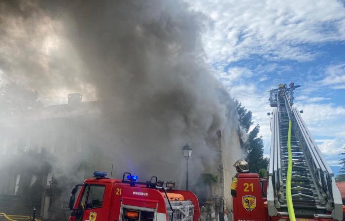 Geneva: a house destroyed by flames in Soral