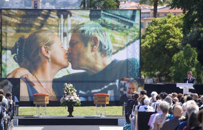 “Vote Ben”, “United forever”, “The work of art is you two…”: messages from anonymous people at the funeral of Ben and Annie in Nice