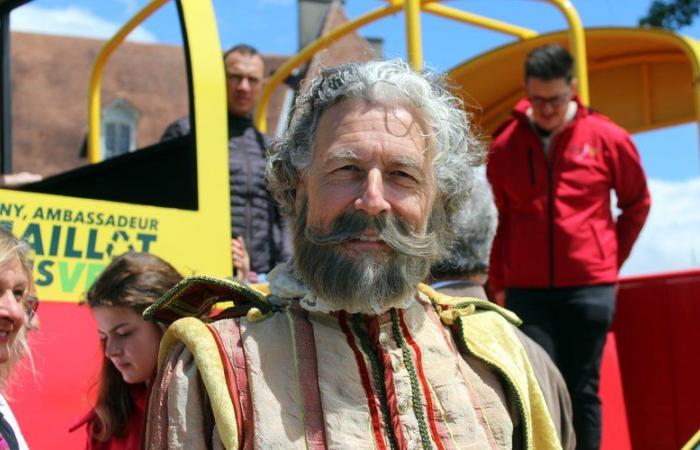 PORTRAIT. Bernard Monforte, this Bigourdan who embodies Henry IV and sits on the Béarn chariot in the Tour de France caravan