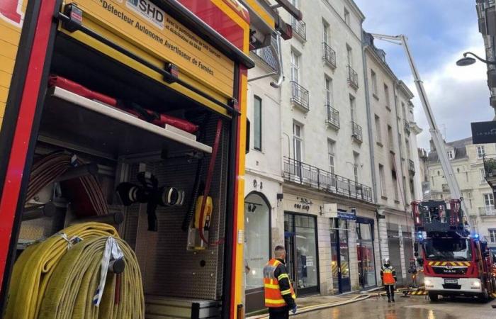 In the city center of Nantes, a building on fire, 100 firefighters mobilized