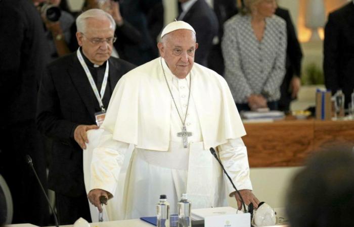 Pope Francis responds to a hundred actors and comedians
