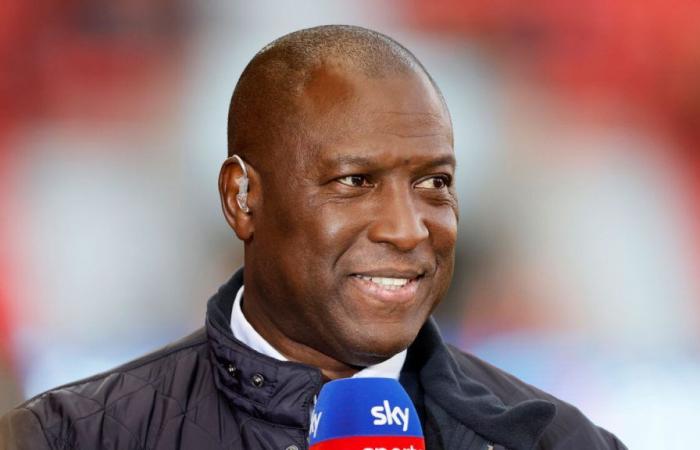 Kevin Campbell (54), ex-Arsenal player in Everton, overlooks the situation