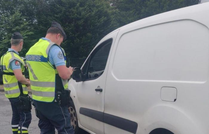 Dordogne: mobile phone while driving, belt unfastened, the gendarmes report laxity on the roads