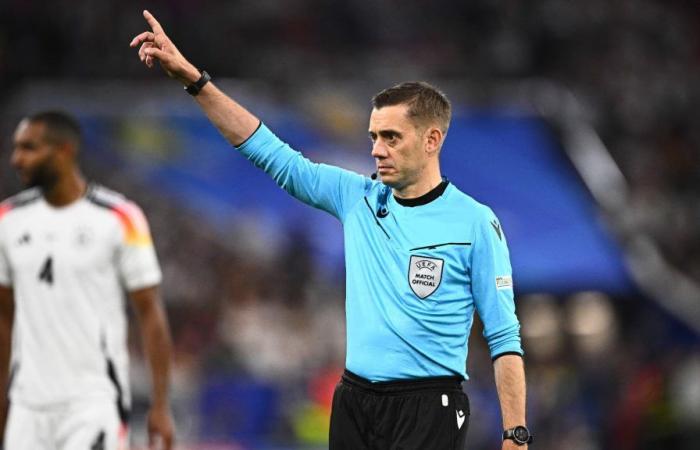 Stéphane Lannoy debriefs the “very good performance” of French referee Clément Turpin