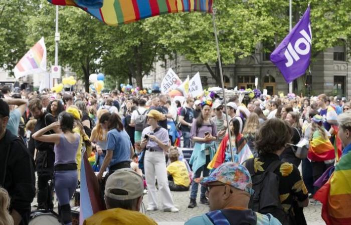 Tens of thousands of people march at Zurich “Pride” for LGBT+ rights – rts.ch