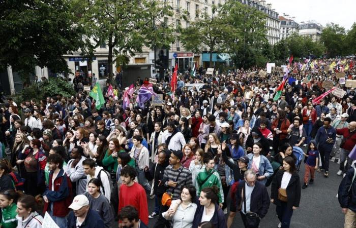 Demonstrations against the far right take place across France