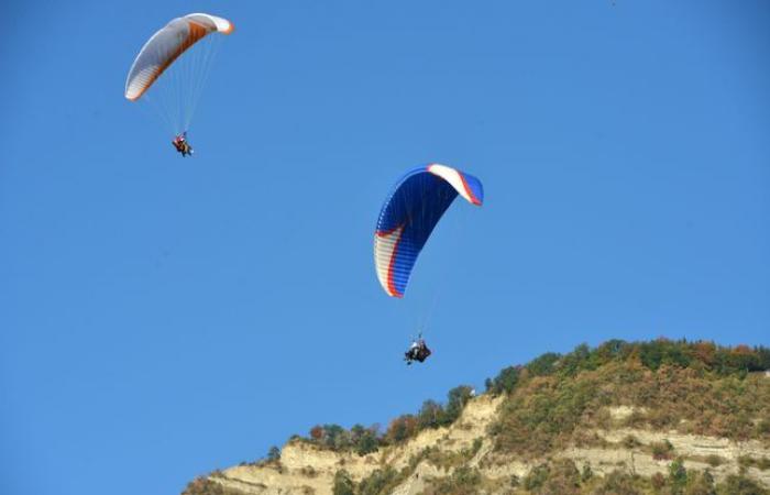 Young paragliding champion dies after accident