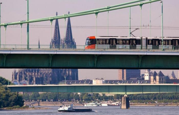 Nati in Köln: Verkehrsbetriebe grüssen Fans auf Schweizerdeutsch