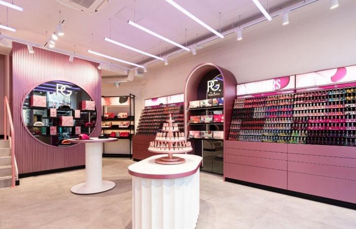 So pink, so chic: this famous Dutch nail polish brand opens its first store in Paris