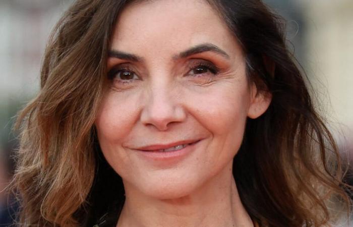 Clotilde Courau shoulders in the air, Emmanuelle Béart and her daughter Nelly Auteuil accomplices… audience of stars in Cabourg