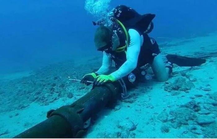 Failure of three underwater cables slows Internet connection