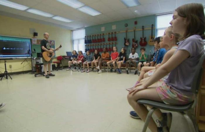 “Everyone is listening”: a music teacher makes a difference for many children