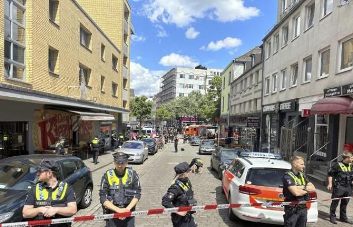 Hamburg police shoot man who threatened officers before Netherlands-Poland match
