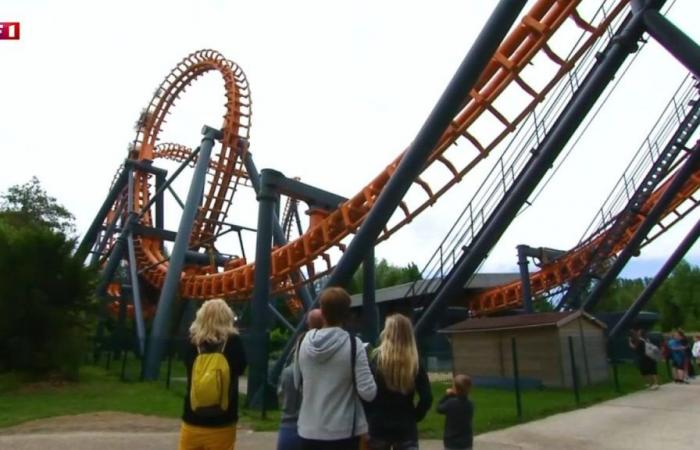 Gloomy weather: bad weather for amusement parks