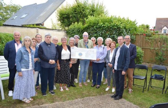 CHARTRES/ Donations from Lions clubs: 8,000 euros for the League against Cancer