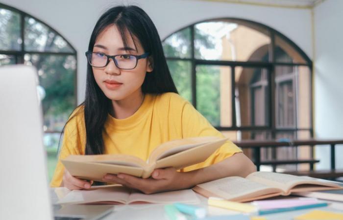 to revise the subjects, here are the best Youtube and Instagram accounts according to these teachers