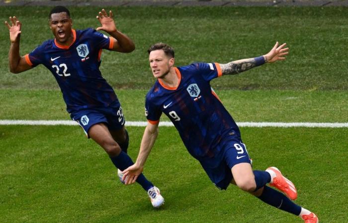 Wout Weghorst’s gives Netherlands late 2-1 win over Poland