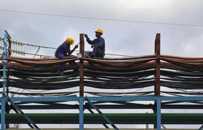 power cuts due to heavy dependence on Nigerian gas