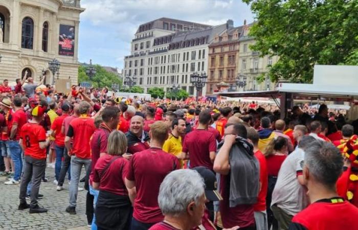 “We’re so hot”: Belgian supporters are already setting the mood in the streets of Frankfurt