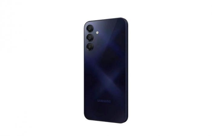 Galaxy A15 …What if cheap could rhyme with a good deal? This smartphone offers a Super Amoled screen for a very low price