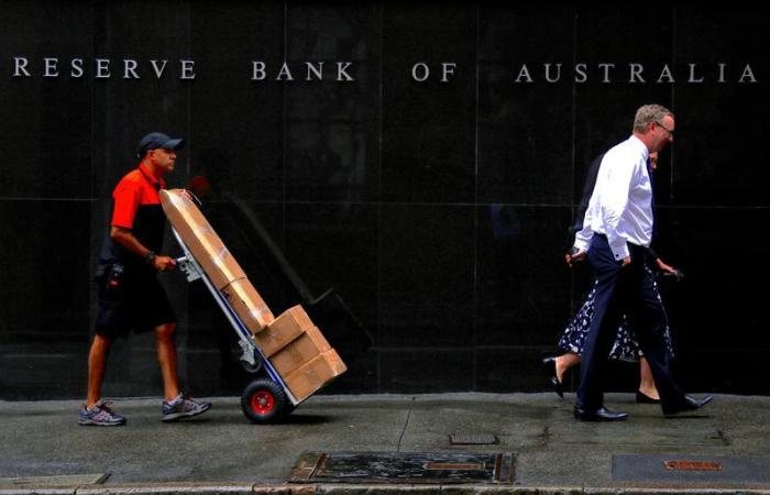 The Australian central bank, vigilant in the face of inflation, keeps its rates unchanged