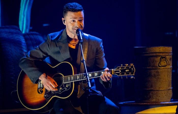 Justin Timberlake arrested while driving and taken into custody