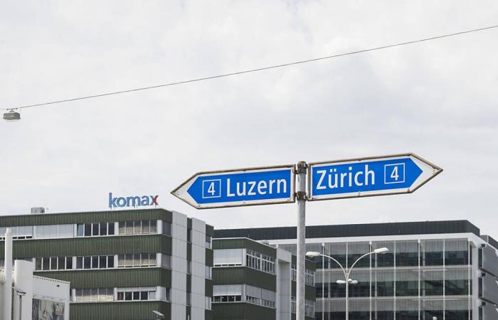 In decline, Komax puts its Swiss sites on partial unemployment