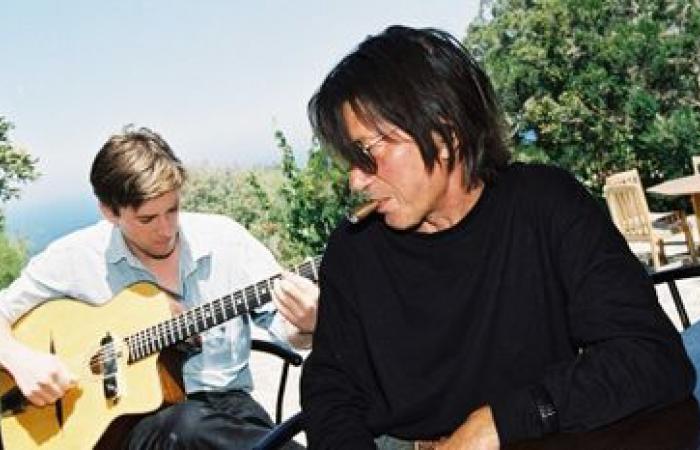 childhood, career, women… what you need to know about the son of Françoise Hardy and Jacques Dutronc