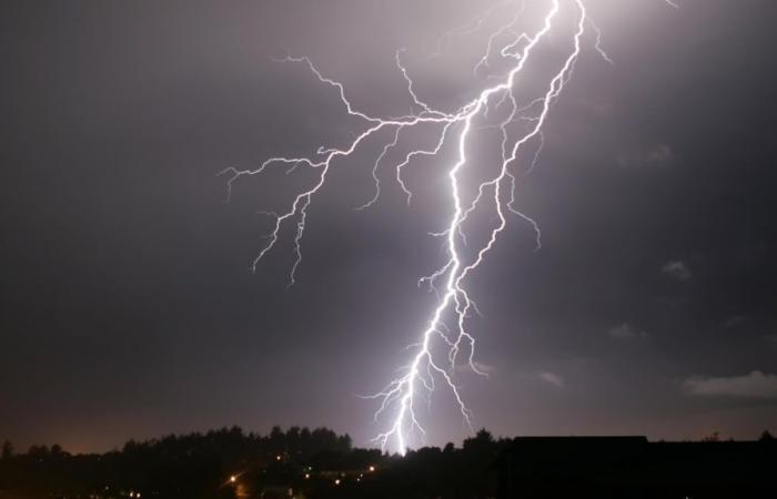 Watch for severe thunderstorms in the eastern provinces